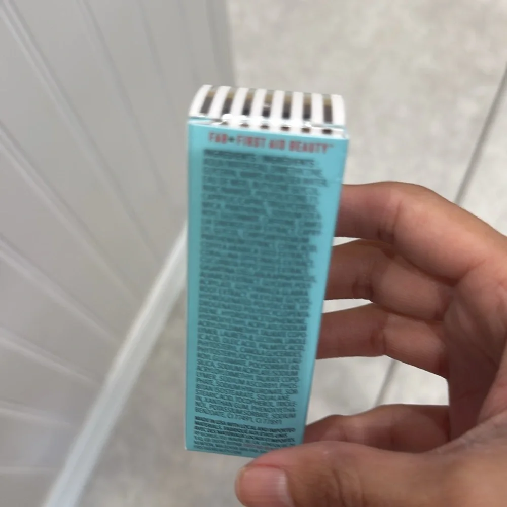 First Aid Beauty Brighten + Glow Eye Cream with Niacinamide - Picture 2 of 5